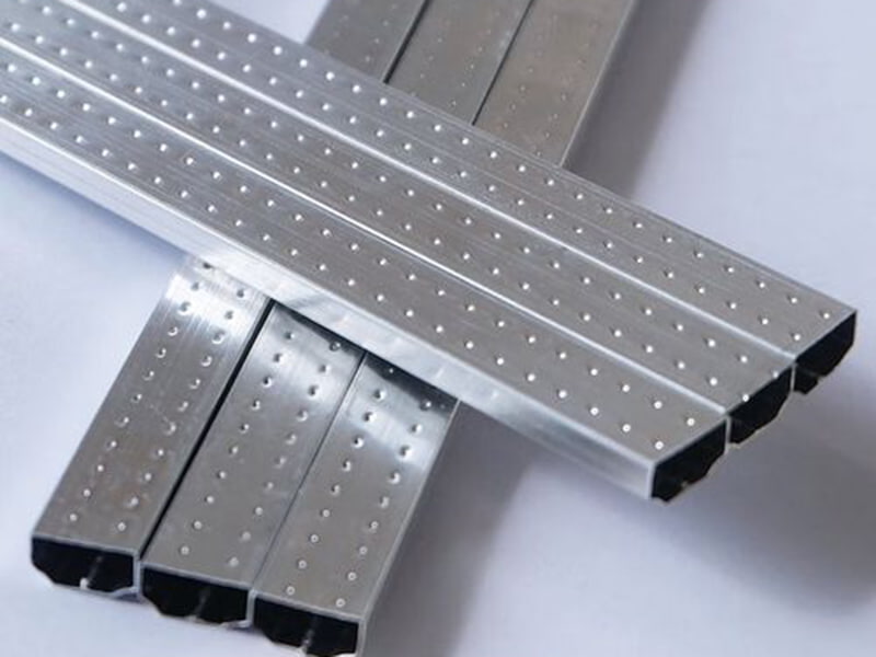 Insulated glass warming spacer strip